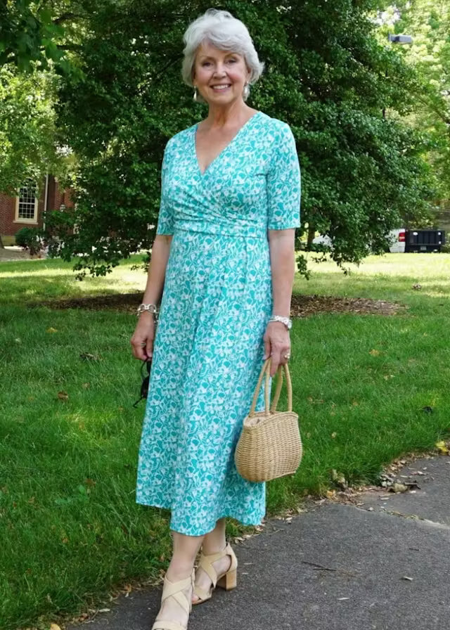 <p>CUSTOMERS LOVE OUR BOUTIQUE</p>