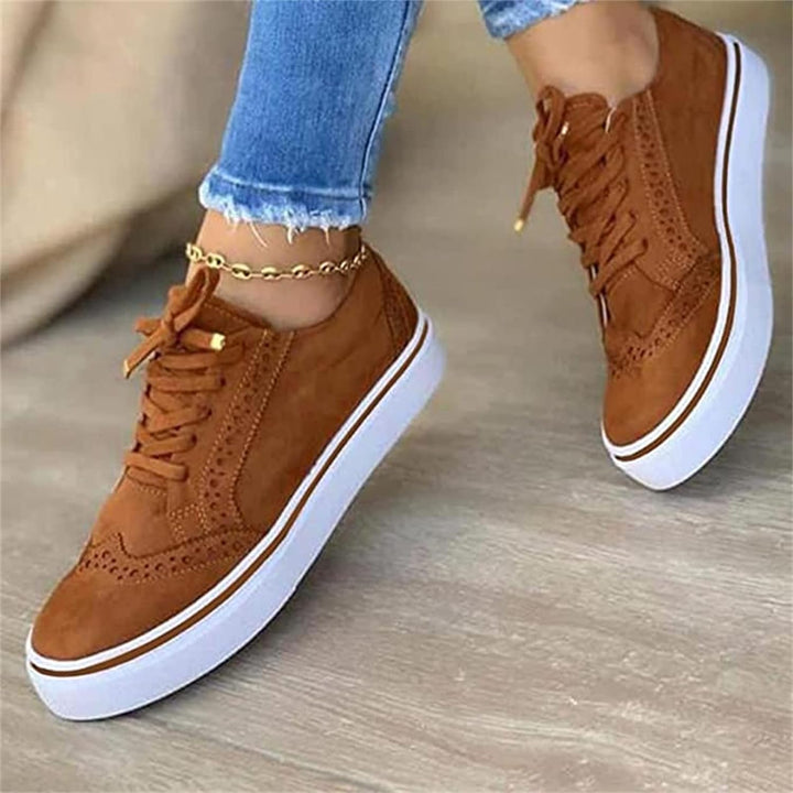 Clara | Classic Lace-Up Platform Sneakers