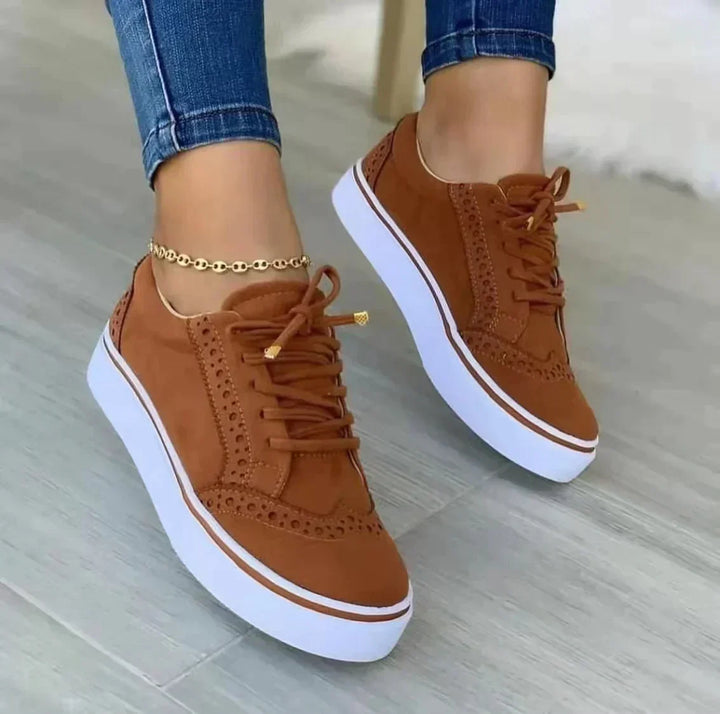 Clara | Classic Lace-Up Platform Sneakers